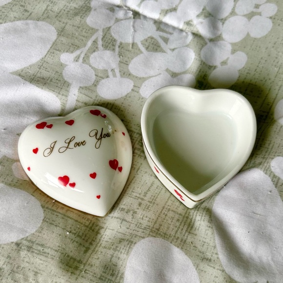 VTG Mini Porcelain Heart Shaped Trinket I Love You Dainty Chic Collectible Box - Picture 6 of 10
